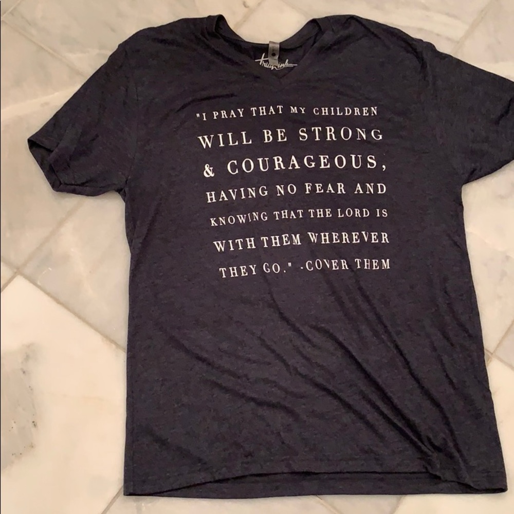 Graphic tee size Xlarge